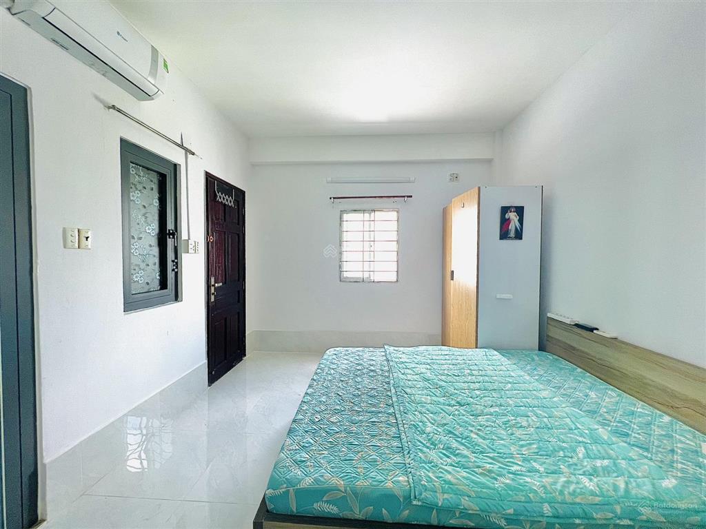 Phòng cho thuê đầy đủ tiện nghi, cửa sổ thoáng đối diện etown cộng hoà