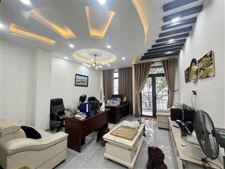 Bán nhà đường  Bưng Ông Thoàn, Phú Hữu, Q9, TP HCM. DT 81m2, 4 tầng. Giá  8.9 tỷ, SH -