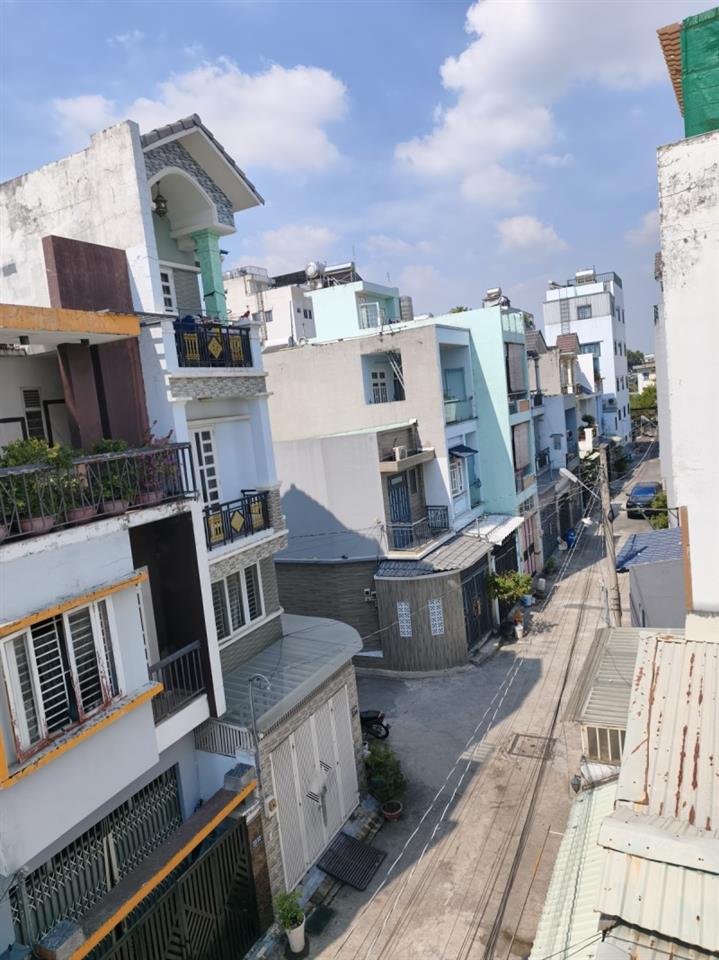 Bán nhà 3 tầng đường số 16 Linh Trung, Thủ Đức, TP HCM. DT  74m2, 4PN, SH, 9.2 tỷ -