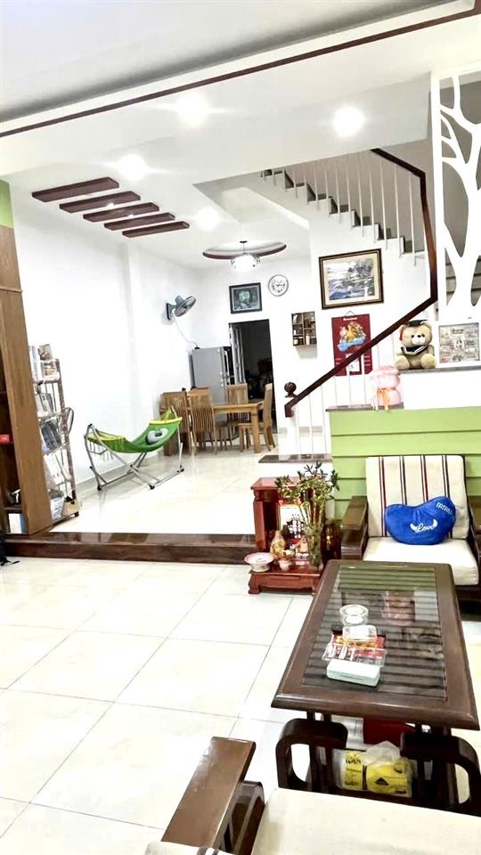 Bán nhà đường 339, Phường Phước Long B, Q9, Thủ Đức, TP HCM. DT 100m2, 4 tầng, SH. Giá