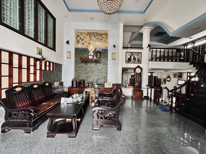 Bán Biệt thự đường số 6, Hiệp Bình Phước, Thủ Đức, TP HCM. DT 700m2, 4 tầng. Giá 16,999