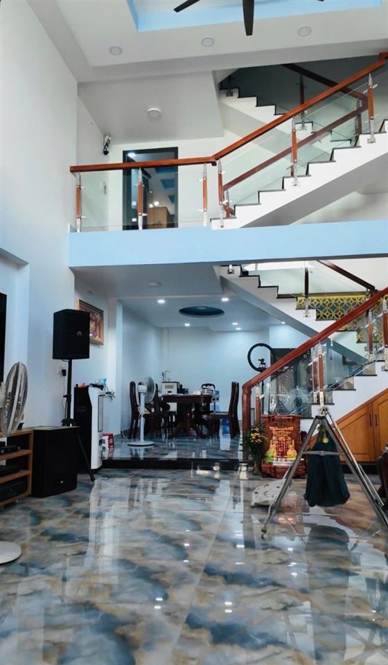 Bán nhà 4 tầng Đường Số 7, Linh Trung, Thủ Đức, TP HCM. DT 94m2. Giá 10.25 tỷ.