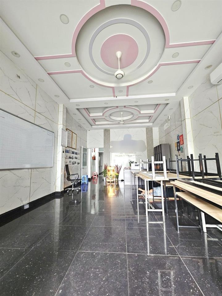 Bán nhà mặt phố đường số 10, Linh Trung, Thủ Đức, TP HCM. DT 90m2, 4 tầng, SHR. Giá 11,45