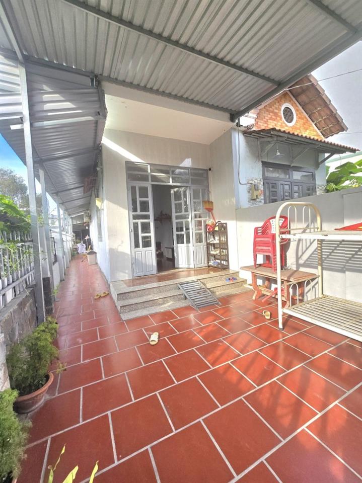 Bán nhà đường Lý Tế Xuyên, Linh Đông, Thủ Đức, TP HCM. DT 114m2, 2 tầng, giá 6.95  tỷ.