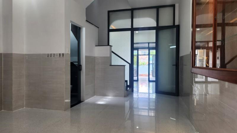 Bán nhà 3 tầng đường số 12, Hiệp Bình Phước, Thủ Đức, 84m2, 4PN, sổ hồng riêng, giá 6,78 