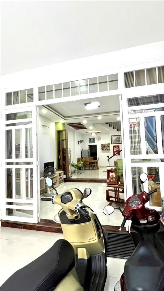 Bán nhà đường 339, Phước Long B, Q9, Thủ Đức, TP HCM. DT 100m2, 4 tầng, sổ hồng riêng,