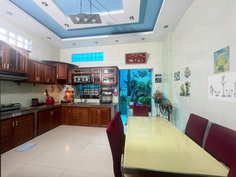 Bán nhà đường số 24, Hiệp Bình Chánh, Thủ Đức, 105m2, 3 tầng, sổ hồng riêng, giá 10,4 tỷ.