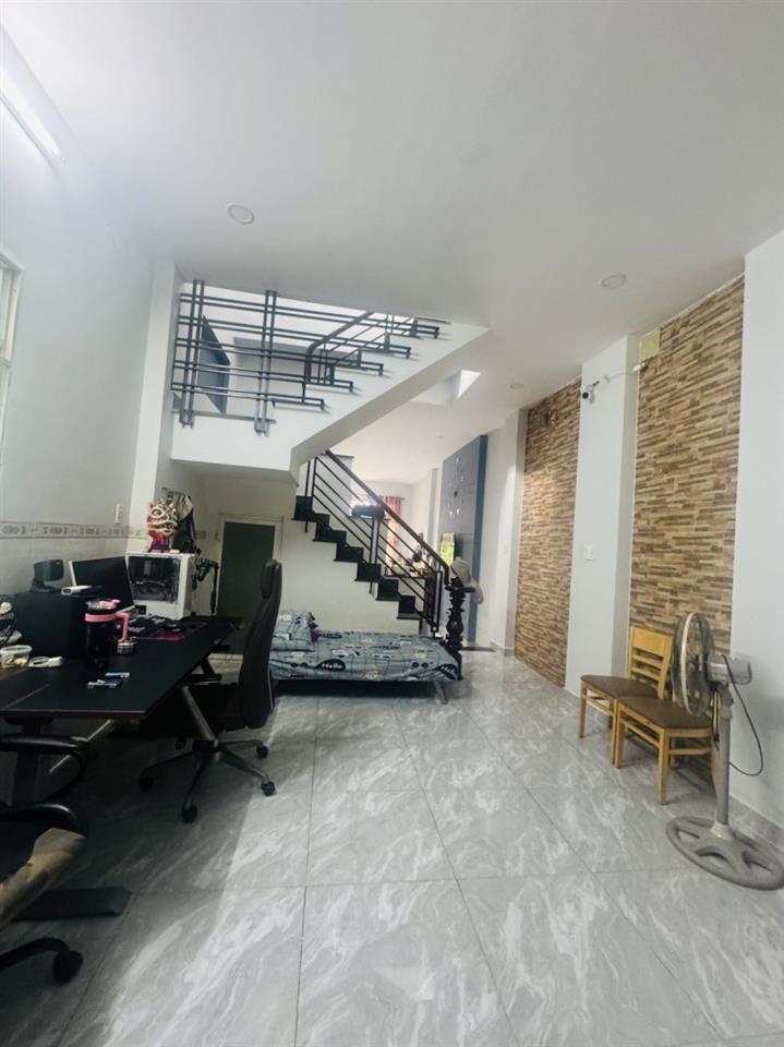Bán nhà 316m2, 2 tầng, đường Hàng Tre, Q9, Thủ Đức, TP HCM,  sổ đỏ chính chủ. Giá 10,99