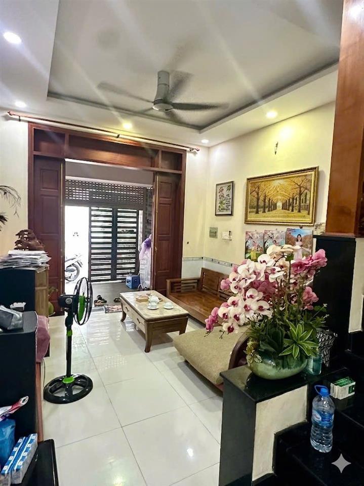 Bán nhà 3 tầng, 58m2 Lê Văn Chí, Linh Trung, Thủ Đức, TP HCM - Giá 7,48 tỷ, Sổ hồng riêng.