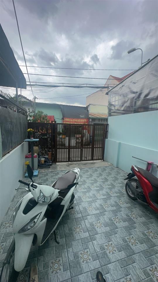 Bán nhà đường số 11, Linh Xuân, Thủ Đức, TP HCM. DT 70m2, 2 tầng, sổ hồng riêng. Giá 5 tỷ.