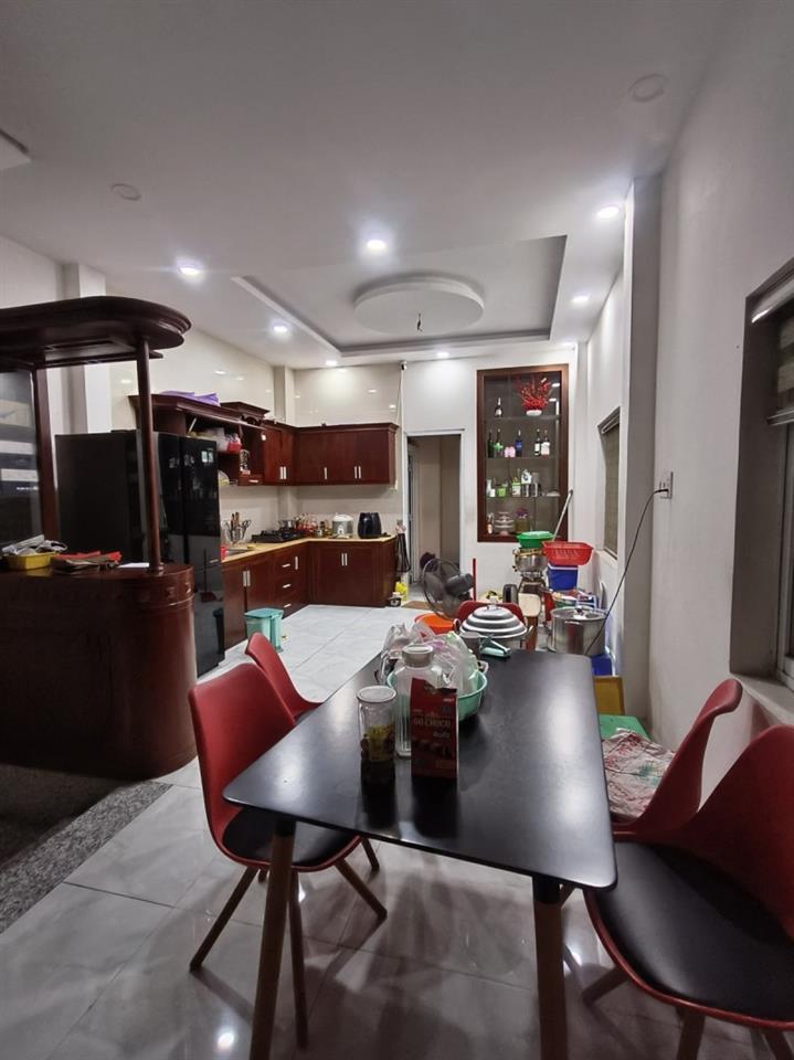 Bán nhà 3 tầng Gò Cát, Phú Hữu, Q9, Thủ Đức, TP HCM. DT 56m2, sổ hồng riêng. Giá 6,97 tỷ.