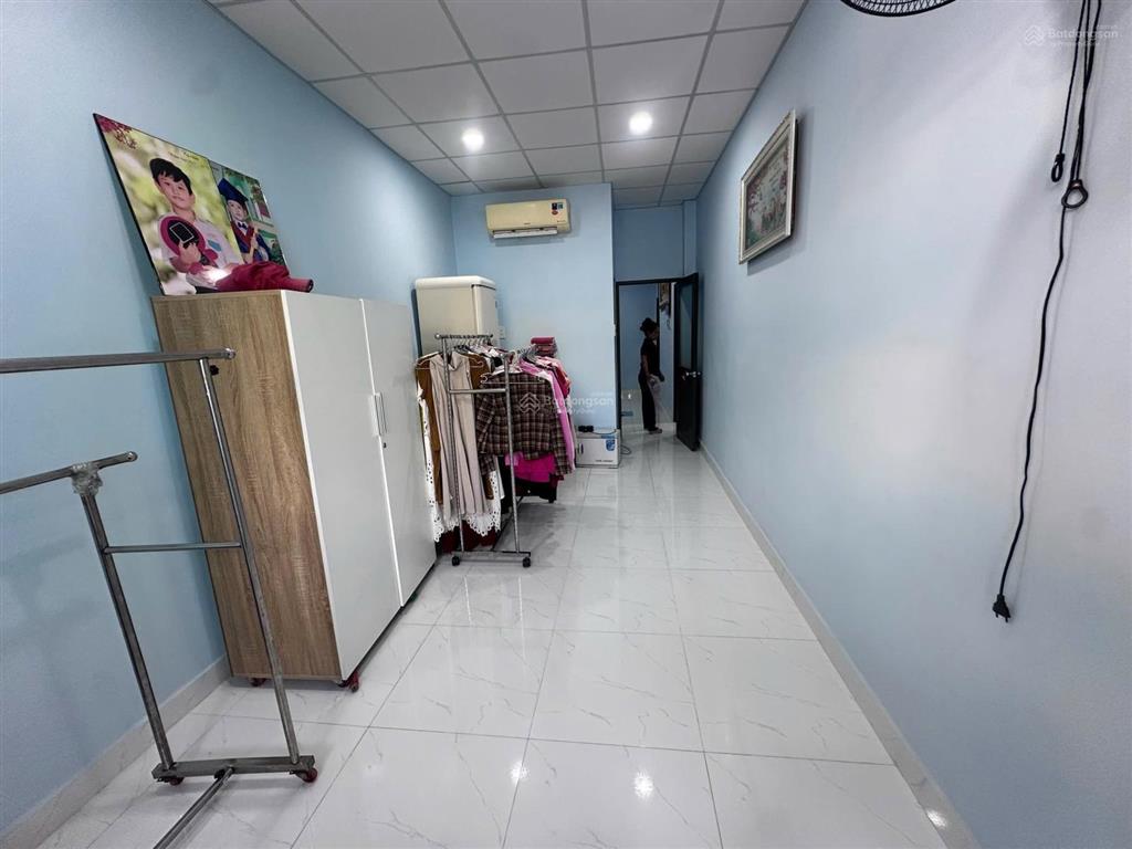 Nhà mới 5 phòng cho thuê  tùng thiện vương  q8  56.6m2 nở hậu  cần bán đi nước ngoài