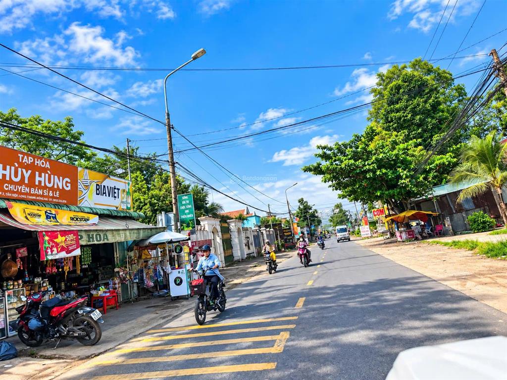 Nhà giá rẻ đáng đầu tư  218m2  ngang 11  xã tân hiệp, long thành  cách đường chính 50m
