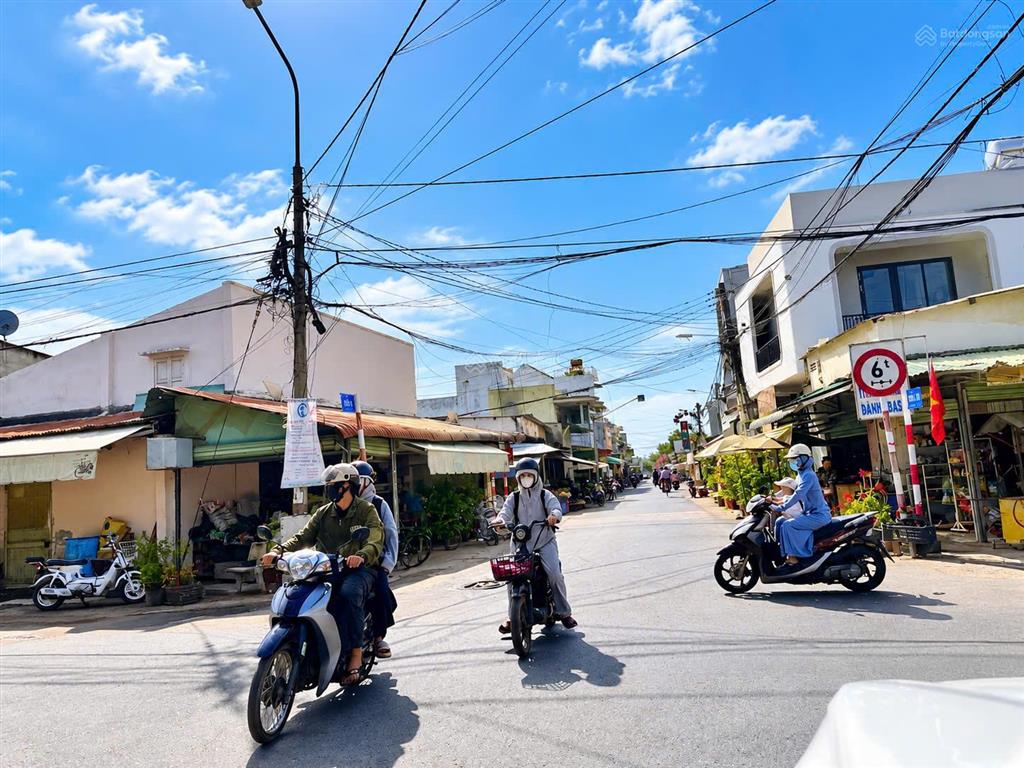 Nhà giá rẻ đáng đầu tư  218m2  ngang 11  xã tân hiệp, long thành  cách đường chính 50m
