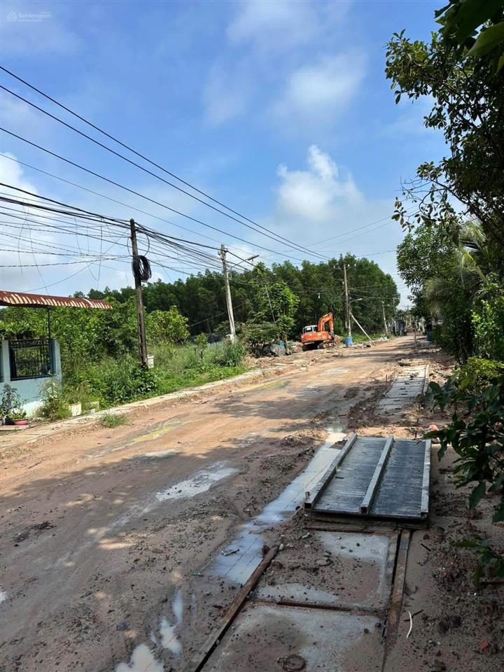 Nhà xã tân hiệp  long thành 145m2  100m2 thổ cư  đường nhựa lớn 2 làn xe  dân cư ô cờ đông đúc