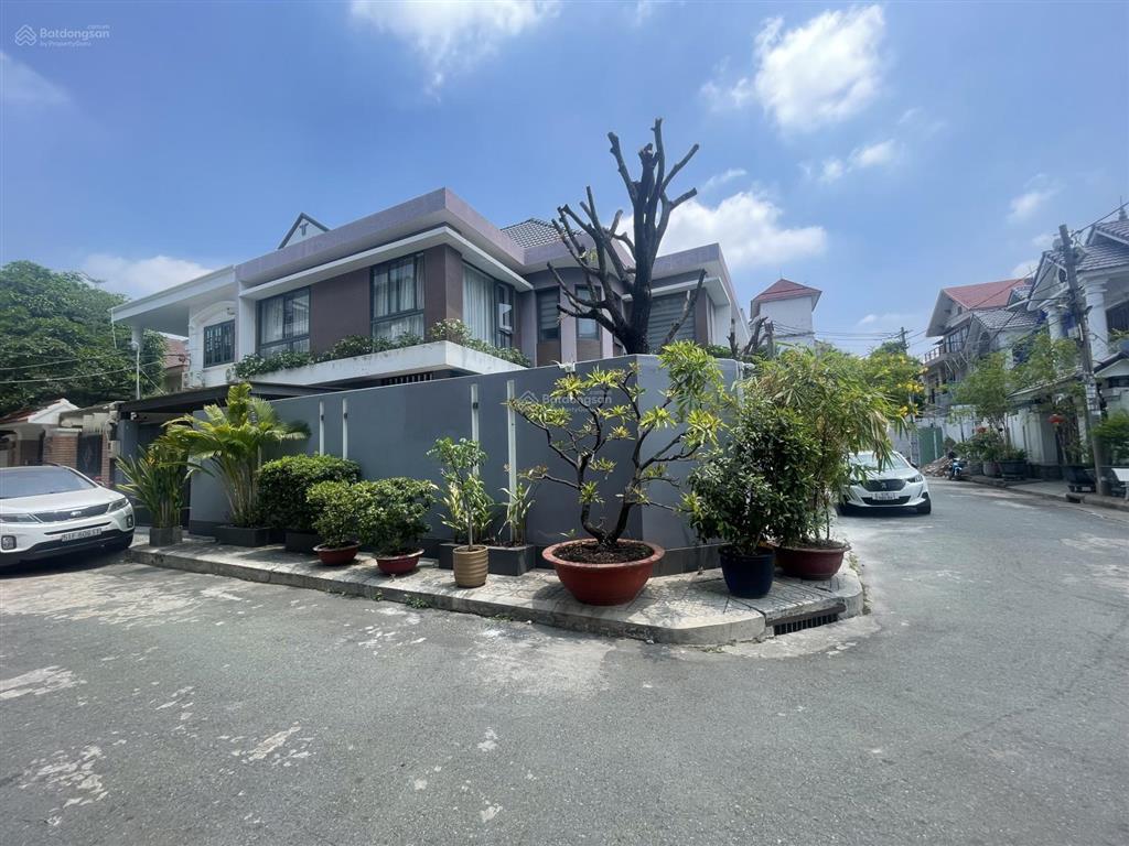 Biệt thự khu biệt lập trần não view landmark 81 đẳng cấp& sang trọng