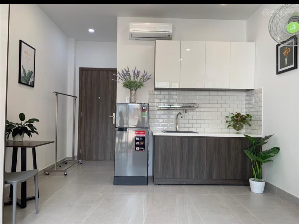 Cho thuê studio ban công quận 1 full nội thất, gần chợ bến thành