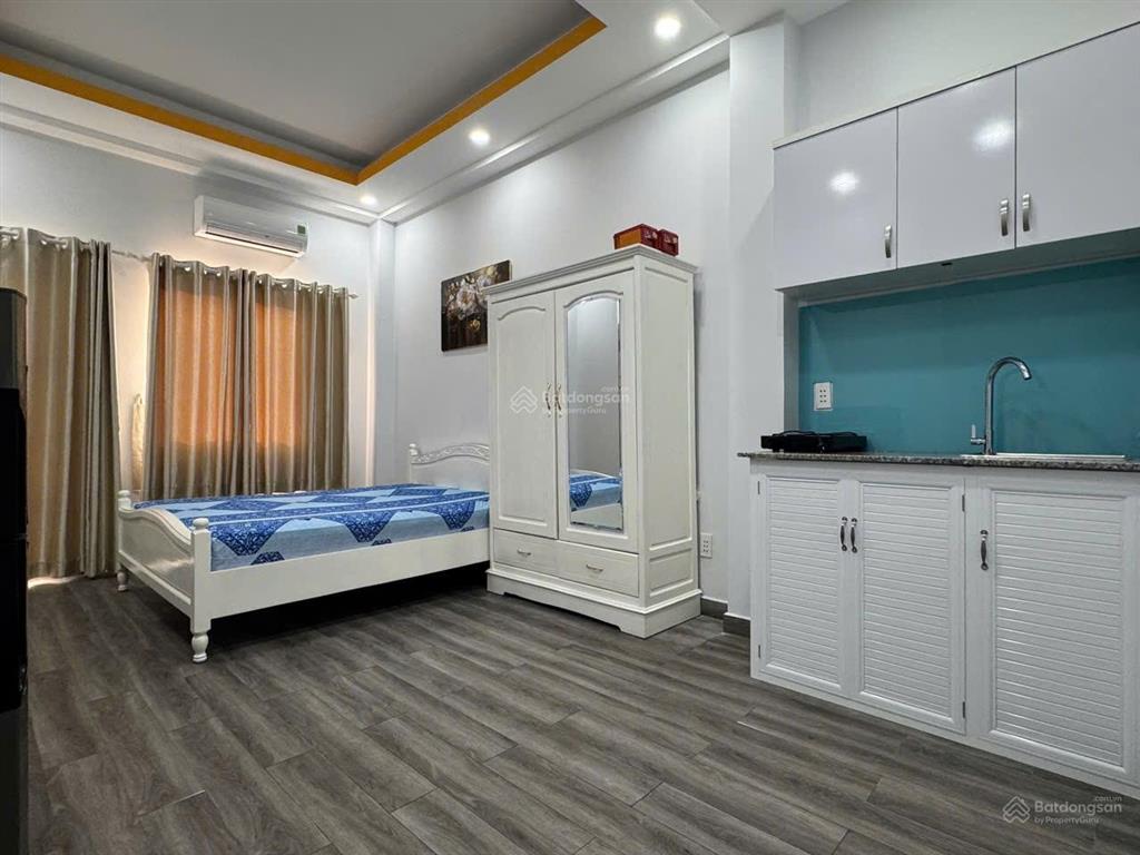 Cho thuê studio quận 1  ban công, full nội thất