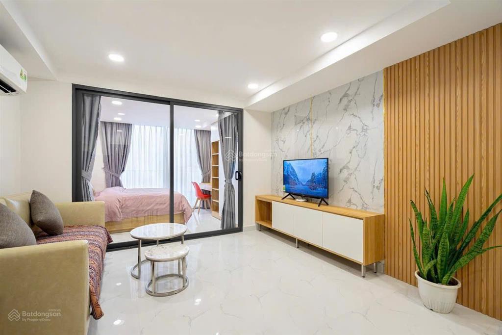 Cho thuê căn hộ 1pn trung tâm quận 1  full nội thất, cửa sổ lớn