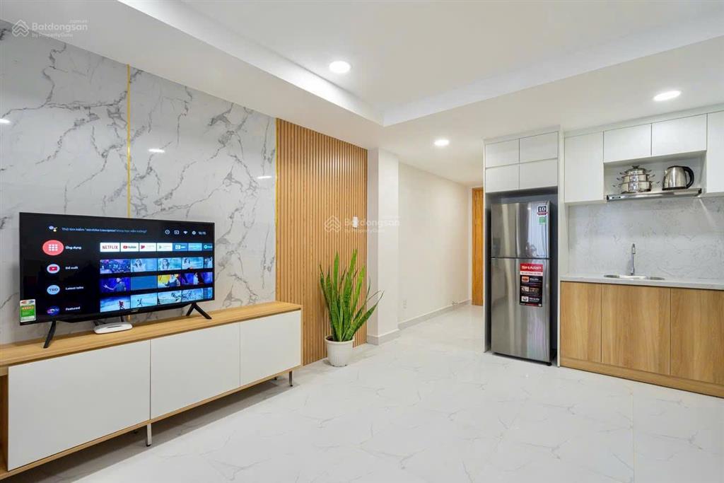 Cho thuê căn hộ 1pn trung tâm quận 1  full nội thất, cửa sổ lớn