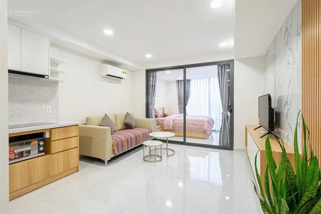 Cho thuê căn hộ 1pn trung tâm quận 1  full nội thất, cửa sổ lớn