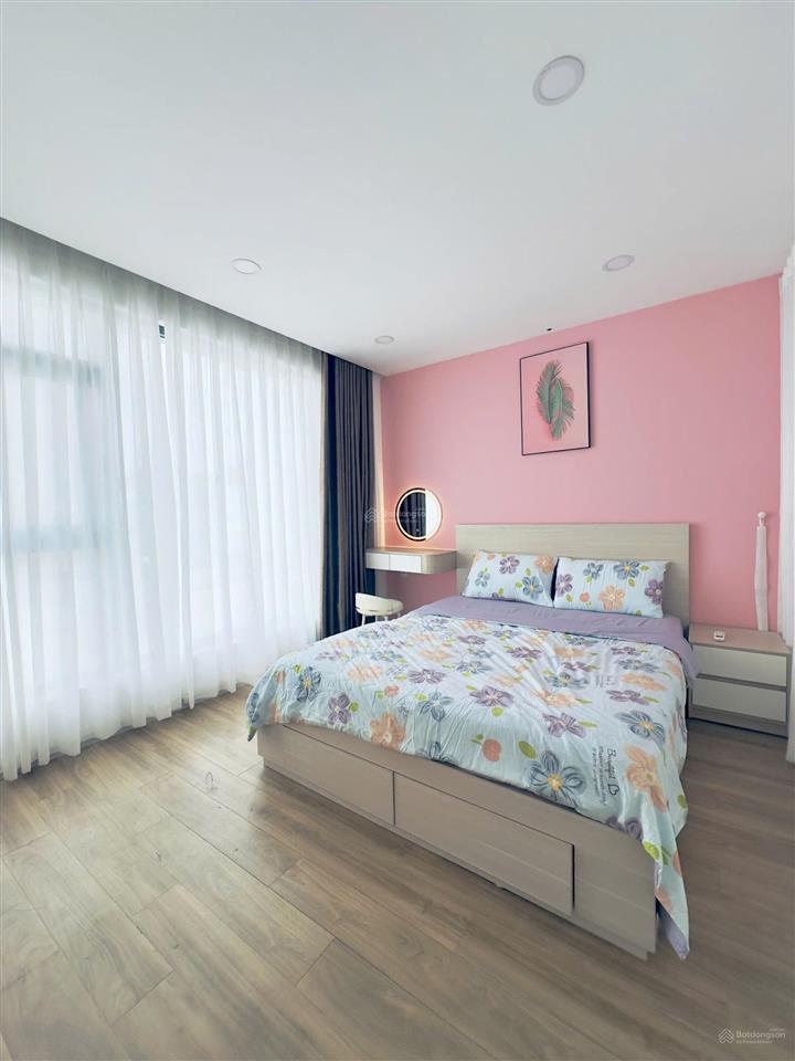 Cho thuê căn hộ 1pn trung tâm quận 1 gần chợ bến thành, full nội thất, ban công