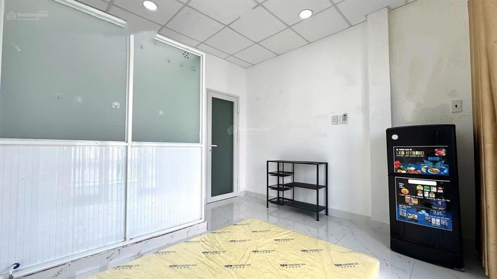 Căn hộ cho thuê ngay nguyễn biểu quận 5, gần cầu chữ y, đại học sư phạm, mặt tiền đường