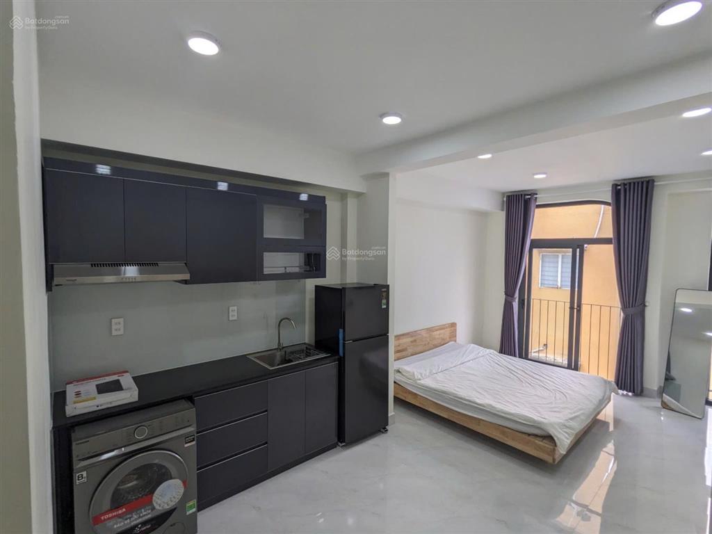 Căn hộ cho thuê ngay trần phú quận 5, cao cấp, thang máy, máy giặt riêng, gần chợ an đông, đh ueh