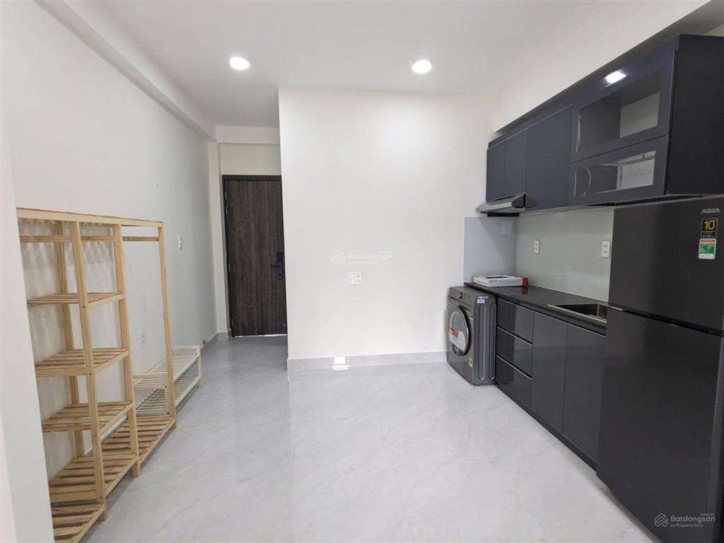 Căn hộ cho thuê ngay trần phú quận 5, cao cấp, thang máy, máy giặt riêng, gần chợ an đông, đh ueh