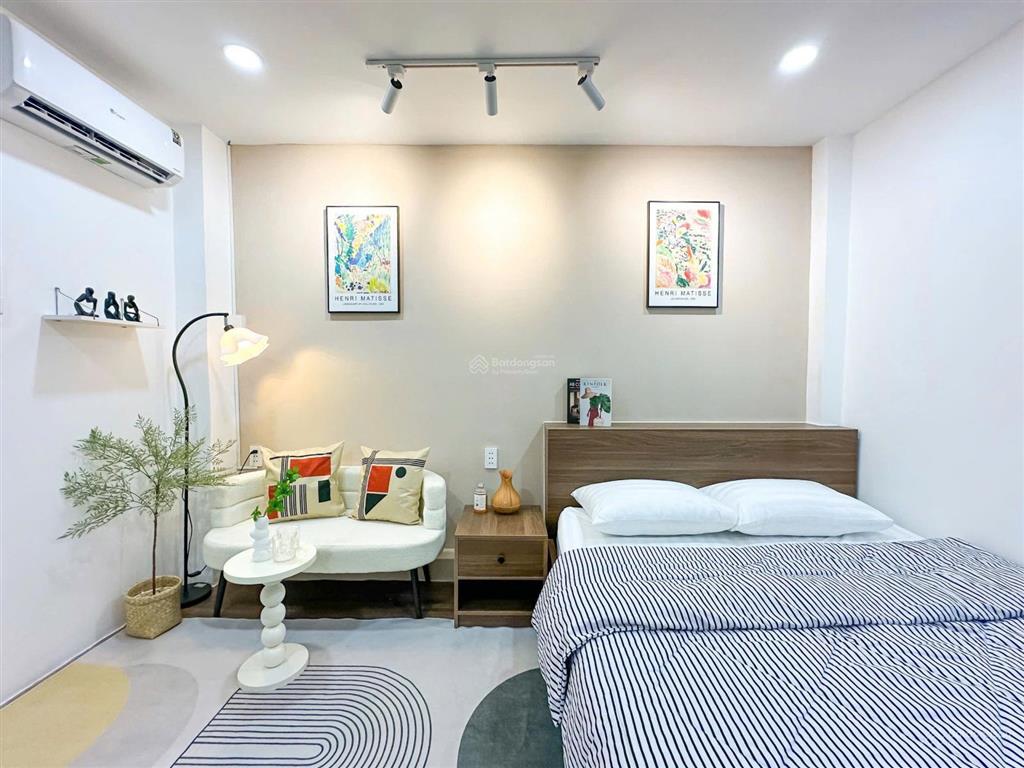 Căn hộ 1 phòng ngủ cho thuê ngay trần hưng đạo quận 5, thang máy, hầm xe, mặt tiền, máy giặt riêng
