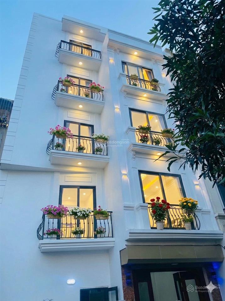8,5tỷ có nhà bát khối lô góc 50m2, 6tầng tm, ô tô đỗ cổng ngày đêm ngay cv hồ điều hòa long biên