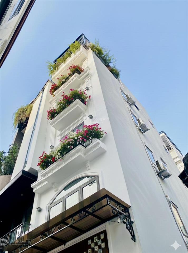 8,5tỷ có nhà bát khối lô góc 50m2, 6tầng tm, ô tô đỗ cổng ngày đêm ngay cv hồ điều hòa long biên