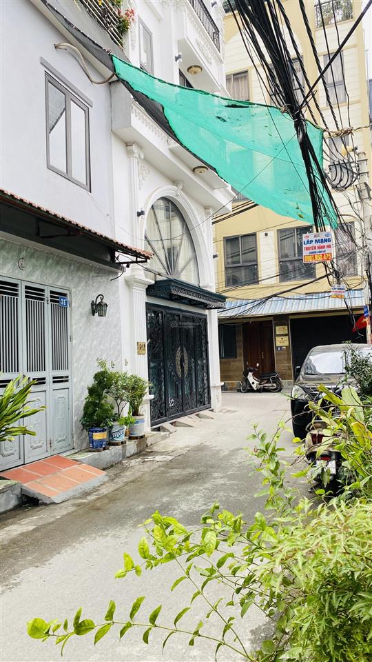 Tôi bán nhà cổ linh giá đầu tư 6,4tỷ nhà 36m2, tiền = hậu 4,3m, 2tầng, ô tô đỗ cổng.