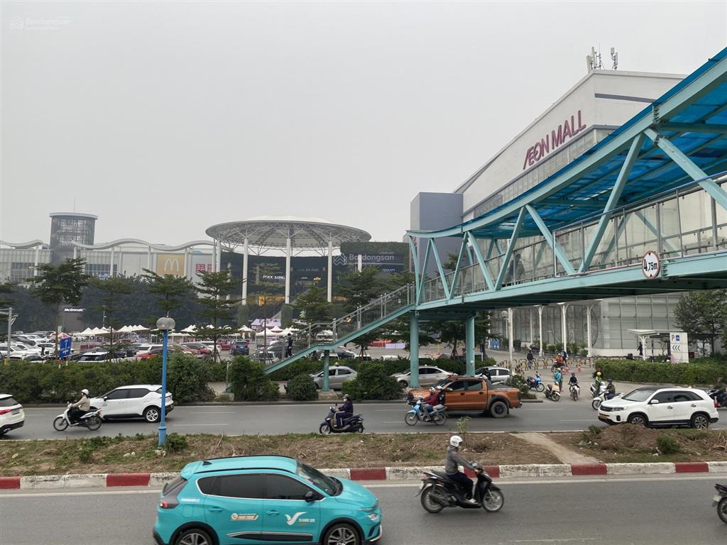 Tôi bán nhà cổ linh giá đầu tư 6,4tỷ nhà 36m2, tiền = hậu 4,3m, 2tầng, ô tô đỗ cổng.