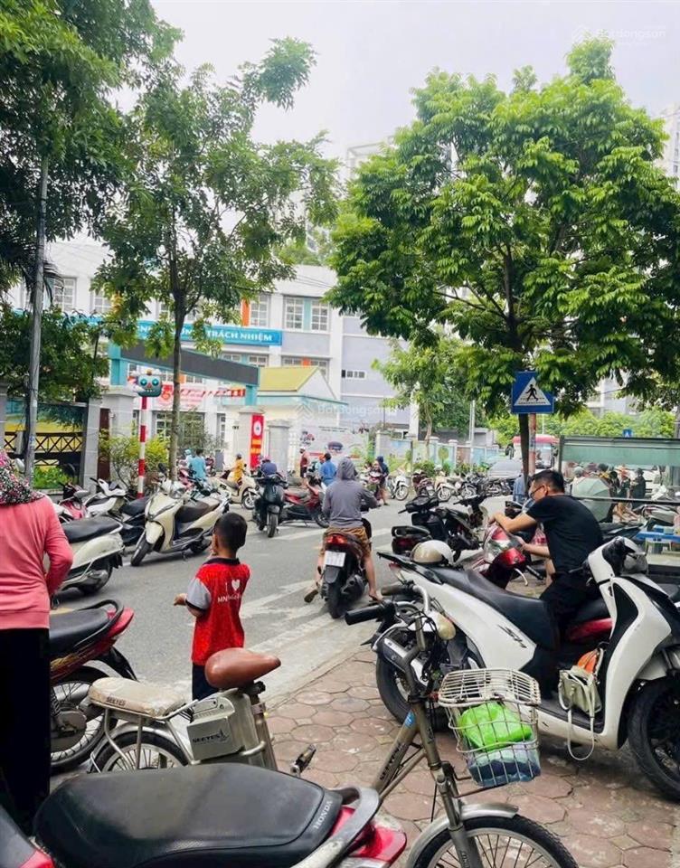 7.86 tỷ  ngọc lâm, 40m mặt ngõ thông rộng, ô tô đỗ cổng ngày đêm! cạnh chợ, trường mầm non,cấp 1,2