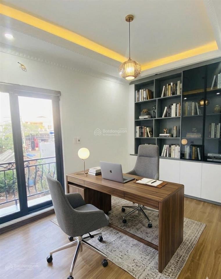 8.3tỷ  phố bát khối, 51m2, 6 tầng tm, ô tô đỗ cổng, view cv hồ điều hòa long biên.