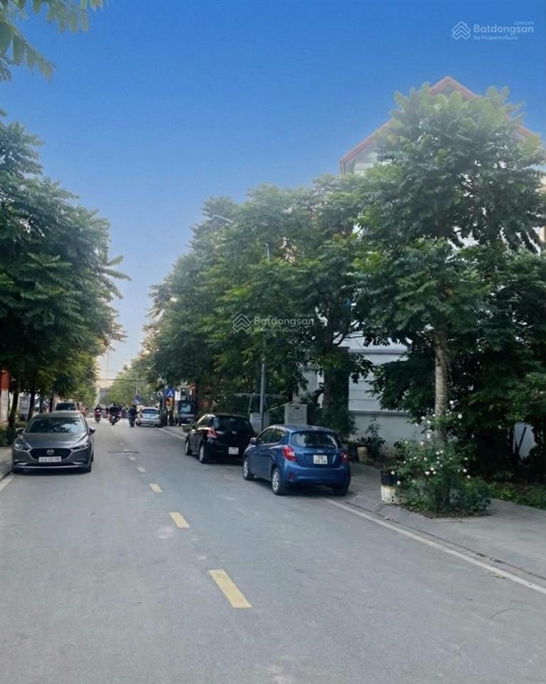 8.3tỷ  phố bát khối, 51m2, 6 tầng tm, ô tô đỗ cổng, view cv hồ điều hòa long biên.