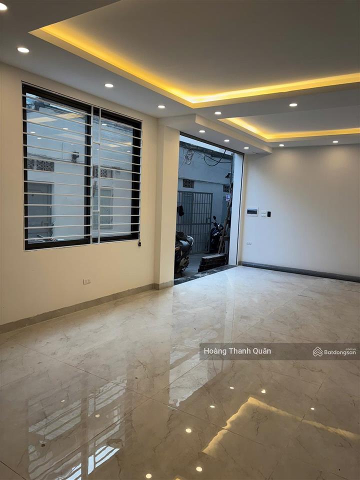 Bán nhà mới 5 tầng thang máy  phố vũ xuân thiều  diện tích rộng  giá tốt