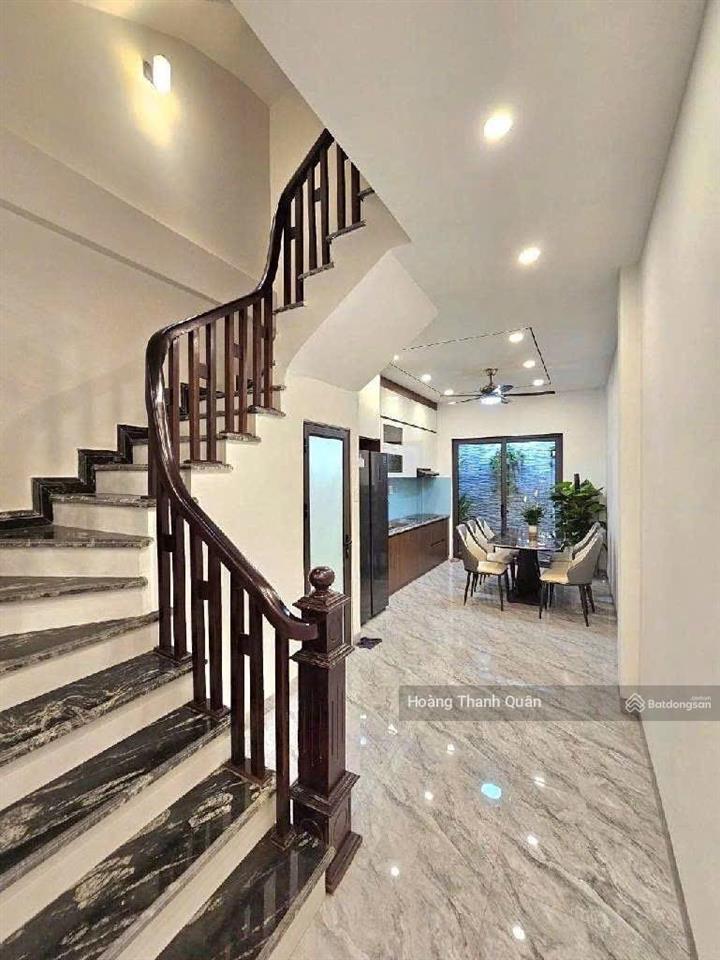 Nhà đẹp ngõ 102 vũ xuân thiều, phúc lợi  50m2  ô tô tránh  full nội thất  nhỉnh 9 tỷ