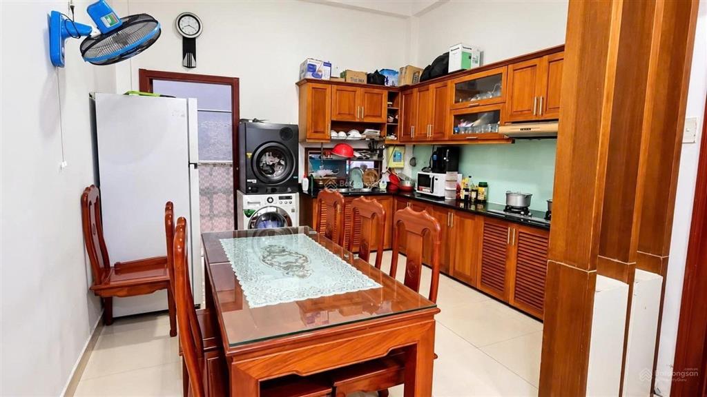 Nhà 3 tầng ngay sát chợ gò xoài  64m2 3 tầng  hxh 6m  giá chỉ 6 tỷ thương lượng