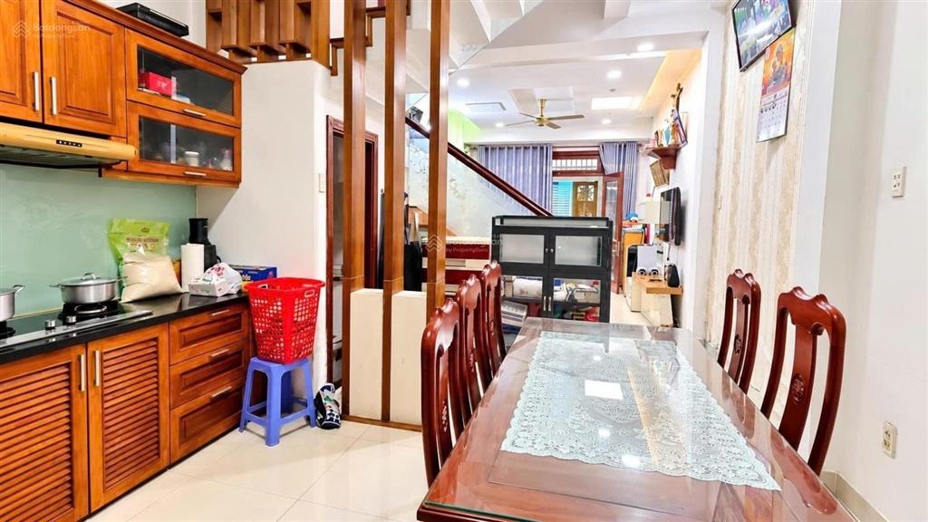 Nhà 3 tầng ngay sát chợ gò xoài  64m2 3 tầng  hxh 6m  giá chỉ 6 tỷ thương lượng