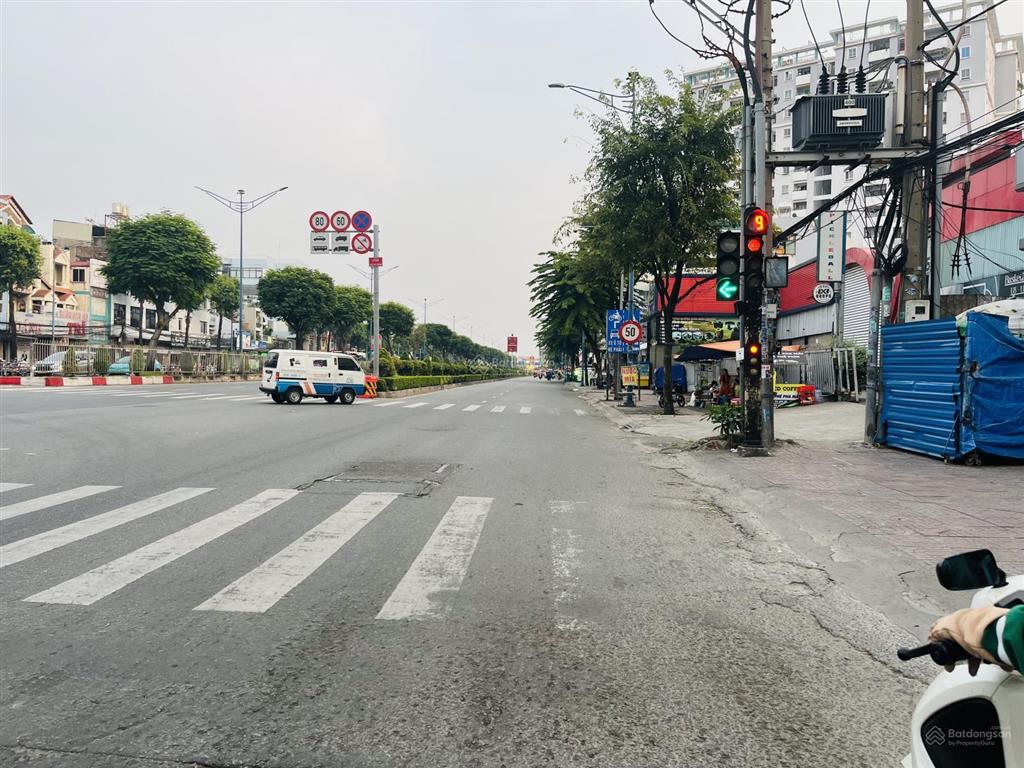 Hiếm  đông hưng thuận, hxh 9x20m, khu dân cư, tiện xây mới, chdv