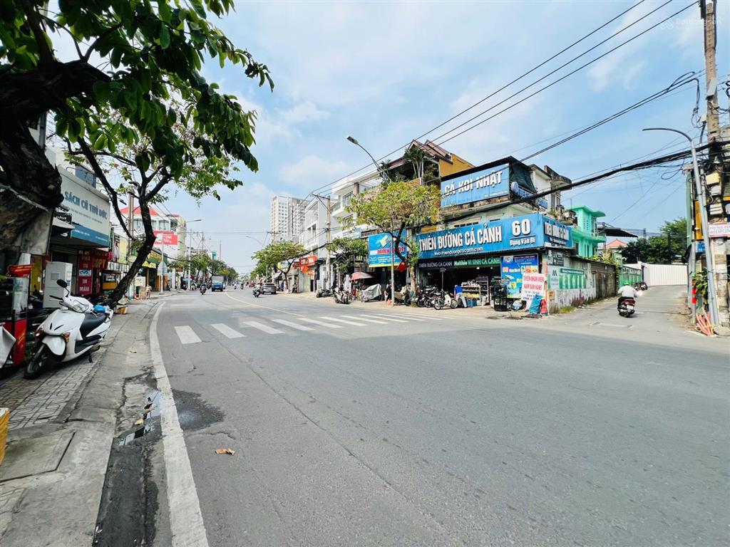Bán nhà mới xây siêu đẹp sát phạm văn đồng xe hơi ngủ trong nhà ngang khủng 7m chỉ nhỉnh 7 tỷ