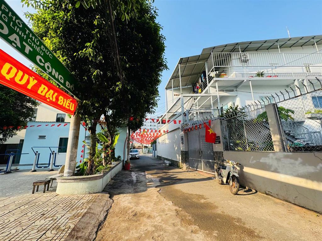 Bán gấp chdv siêu vip đường 15 trung tâm linh chiểu thu nhập khủng 40tr/tháng ngay chợ thủ đức.