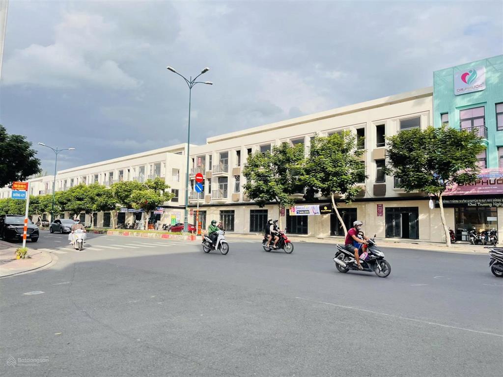 Bán lô đất đẹp mt hẻm đường 102 siêu đẹp gần vành đai 2 và các trường đại học cho thuê cao