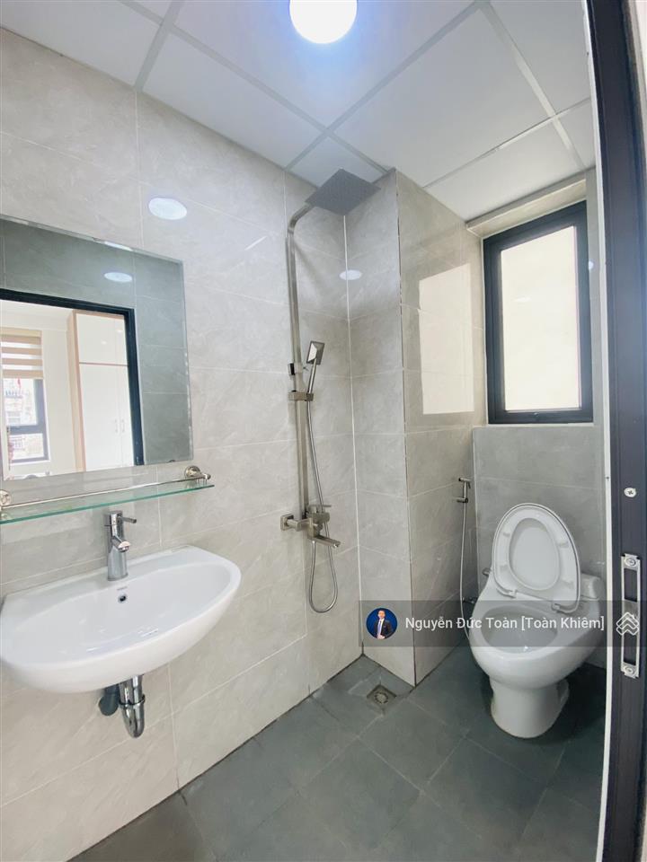 Chính chủ bán nhanh căn chung cư 3n 2vs 3 ban công 90m2 full nt cạnh bigc thăng long