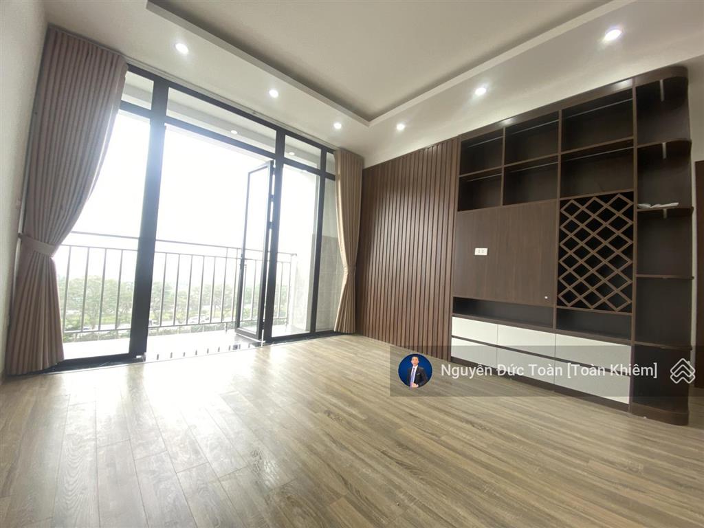 Chính chủ bán nhanh căn chung cư 3n 2vs 3 ban công 90m2 full nt cạnh bigc thăng long