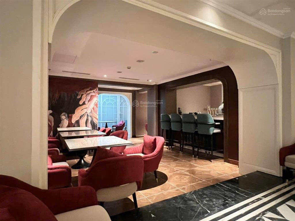 Tòa building bế thế mặt phố lý nam đế  7 nổi 1 hầm 1 tum  dòng tiền 1,3 tỷ/năm