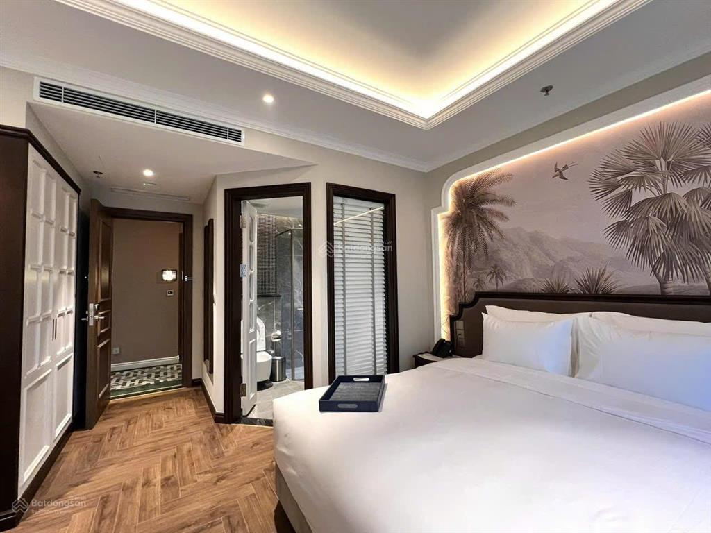 Tòa building bế thế mặt phố lý nam đế  7 nổi 1 hầm 1 tum  dòng tiền 1,3 tỷ/năm