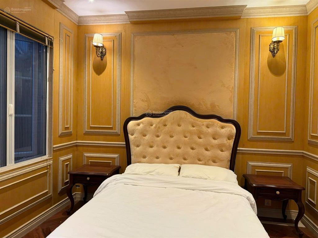 Dinh thự phố hàng bún ô tô tránh 6 tầng kiến trúc riêng nội thất sang trọng